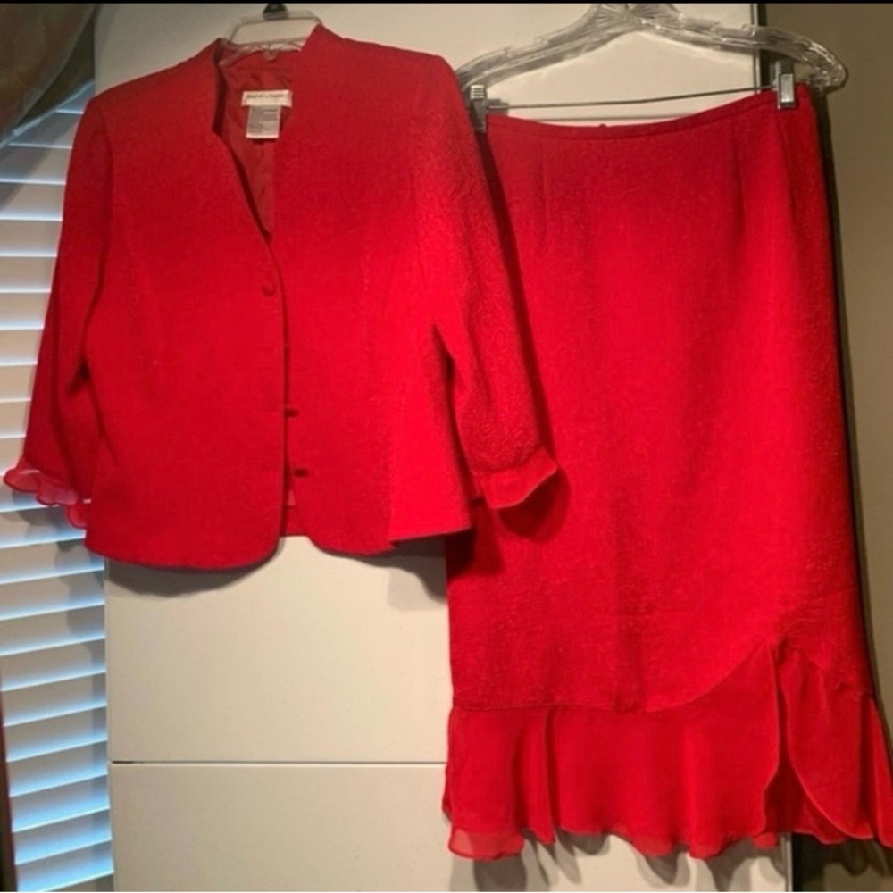 Red woman classy outfit . Skirt / matching top. Size 10 Petite. Ruffle.